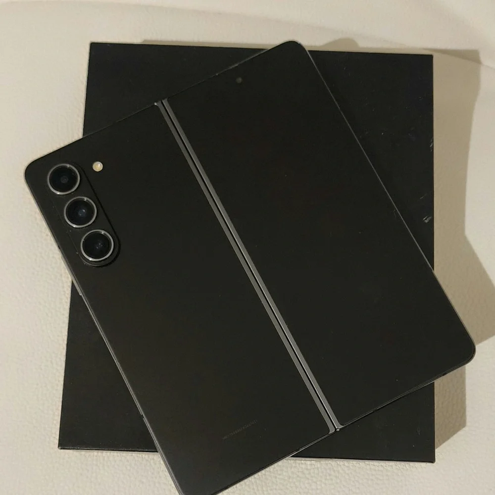 Samsung Galaxy Z Fold5 in Elegant Black